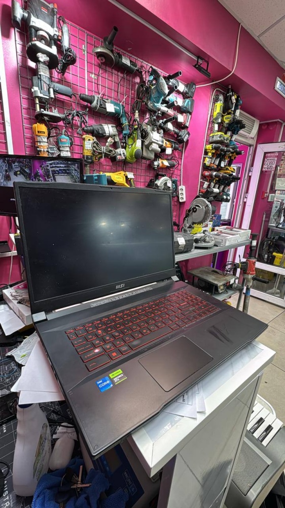 Ноутбук MSI Katana 17