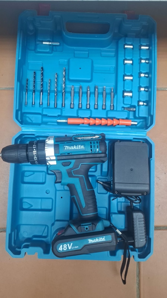 Шуруповерт макита