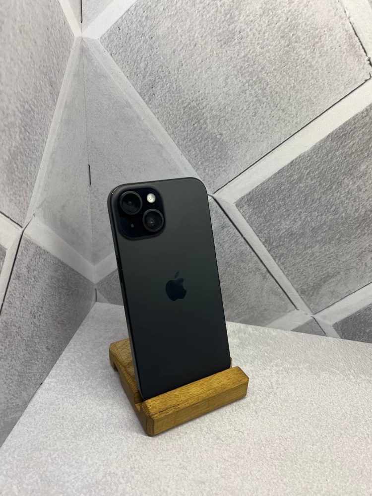 Смартфон iPhone 15 128GB