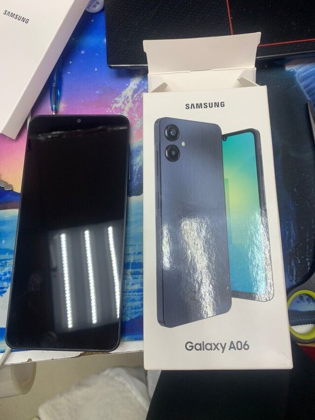 Смартфон Samsung A06 4/64