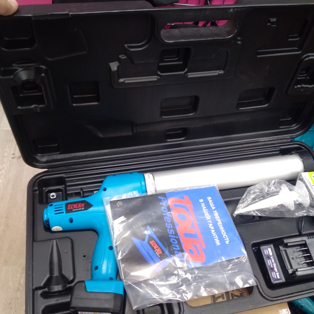 пистолет для силикона toua