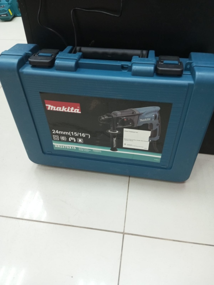 Перфоратор Makita hr2470