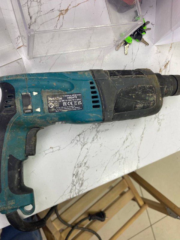 Перфоратор Makito HR 2470