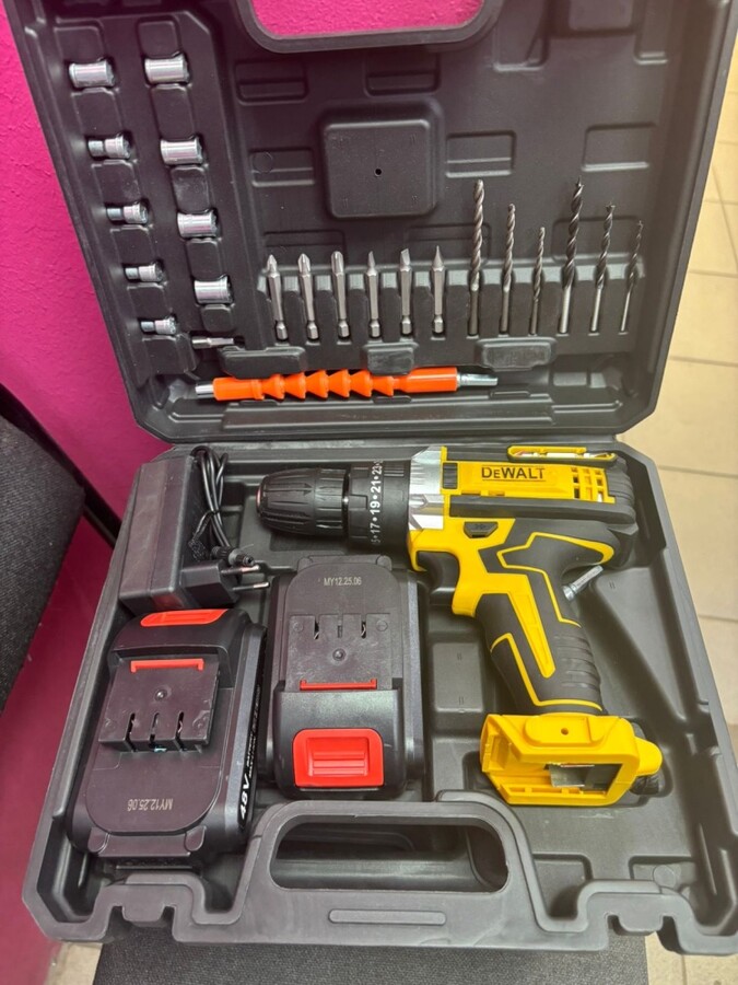 Шуруповерт DeWALT