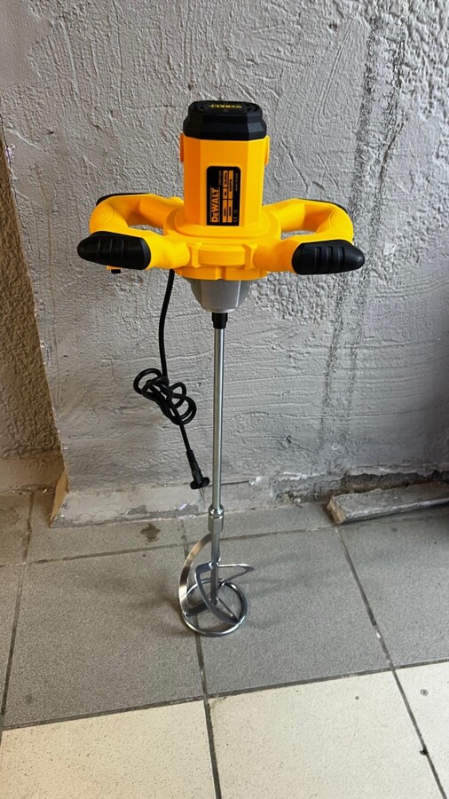 Строительный миксер  DeWalt