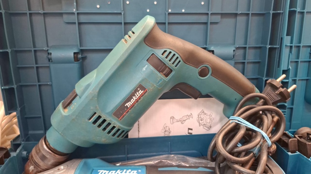 Дрель макита