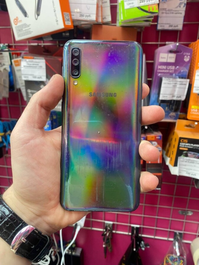 Смартфон Samsung A50