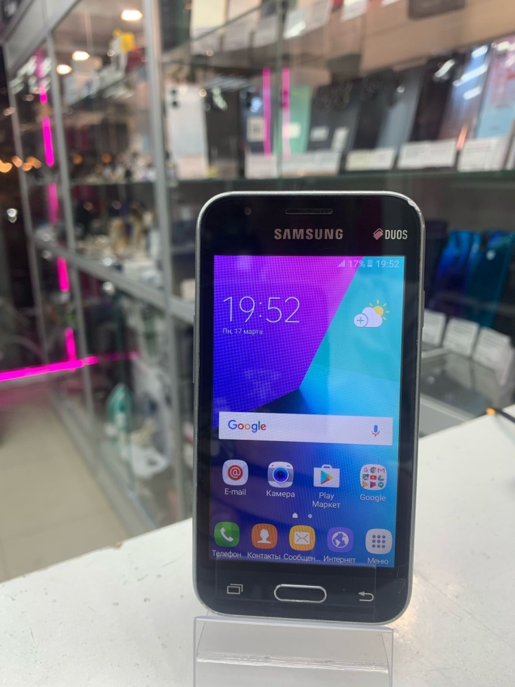 Смартфон Samsung J1 mini