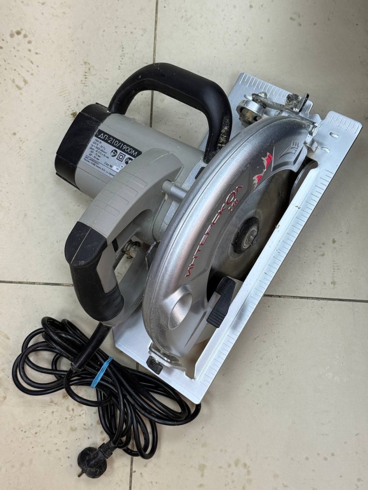 Циркулярная пила Интерскол дп210/1900м