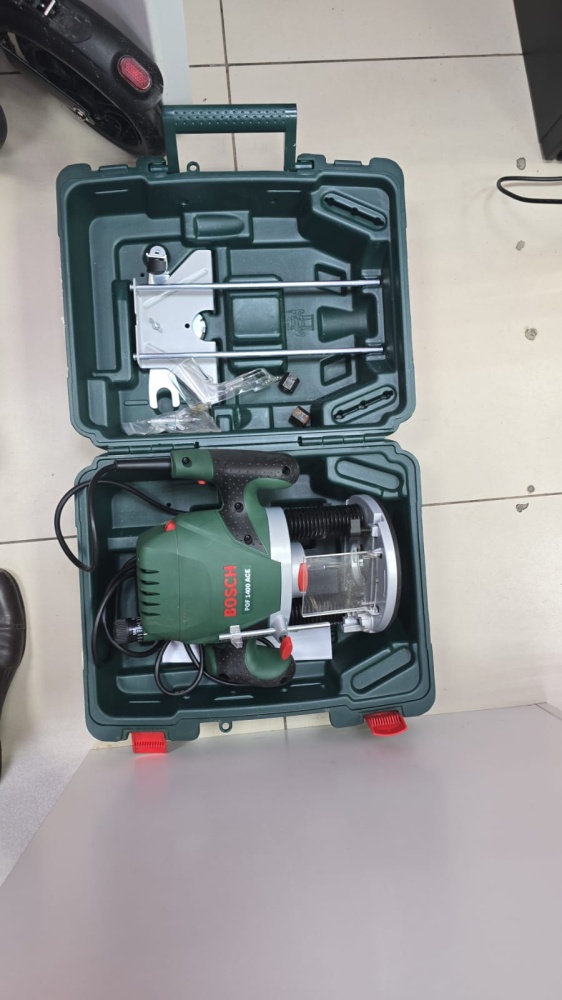 Фрезер Bosch POF1400 ACE