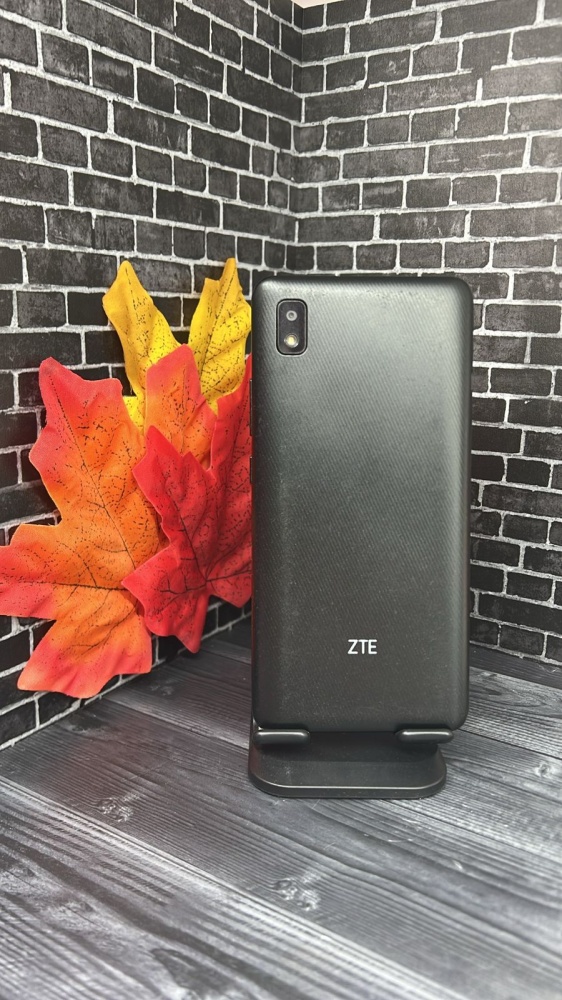 Мобильный телефон ZTE 2-32gb