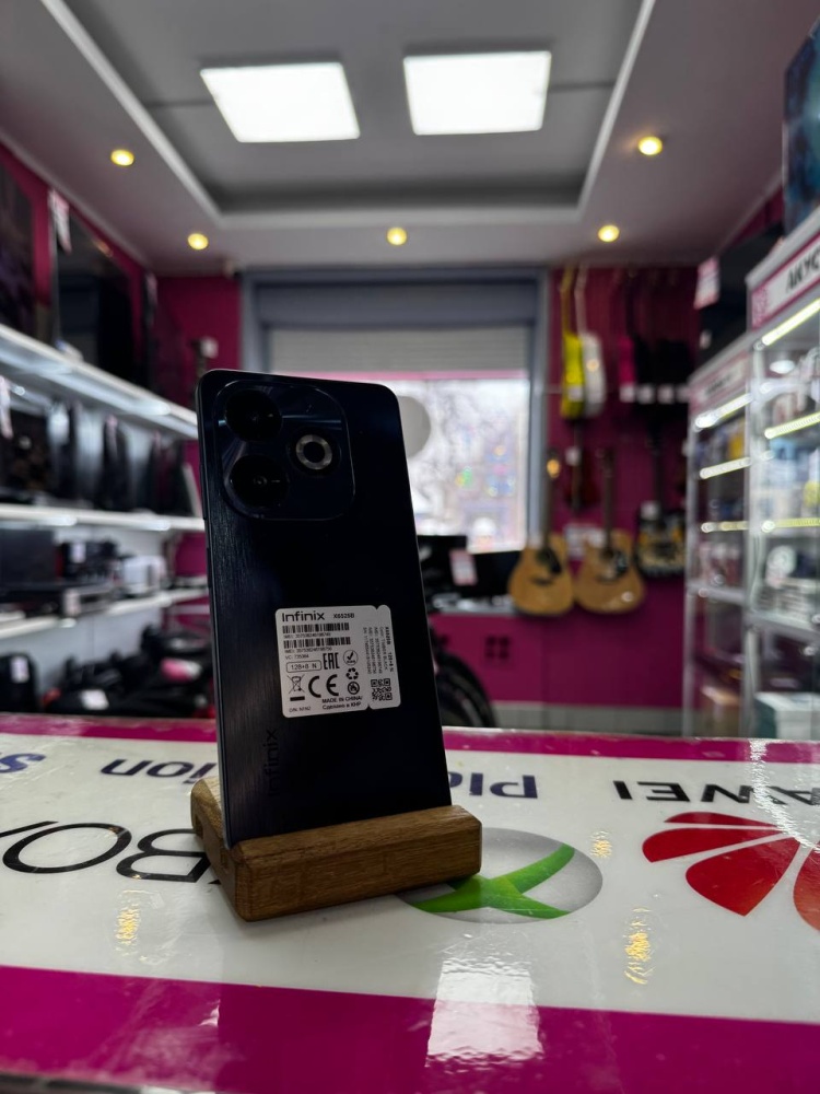 Мобильный телефон Infinix Smart 8 pro 8/128