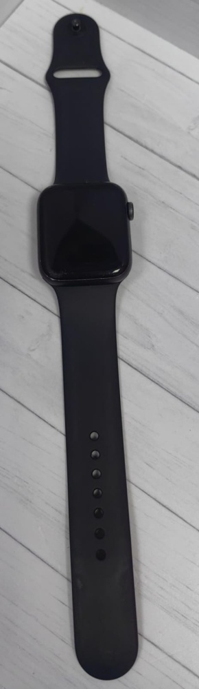 Часы Apple SE 44 mm