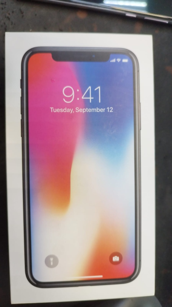 Смартфон iPhone X 64Gb