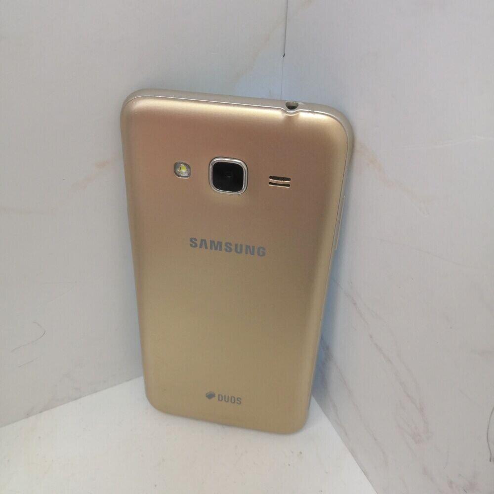 Смартфон Samsung J3 2016