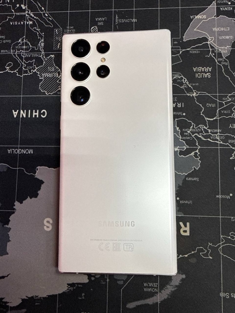 Смартфон Samsung S22 Ultra 8/128