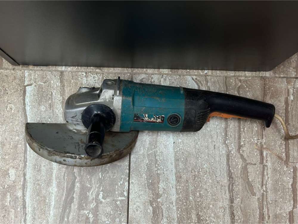 УШМ (Болгарка) Makita 9069s 2000