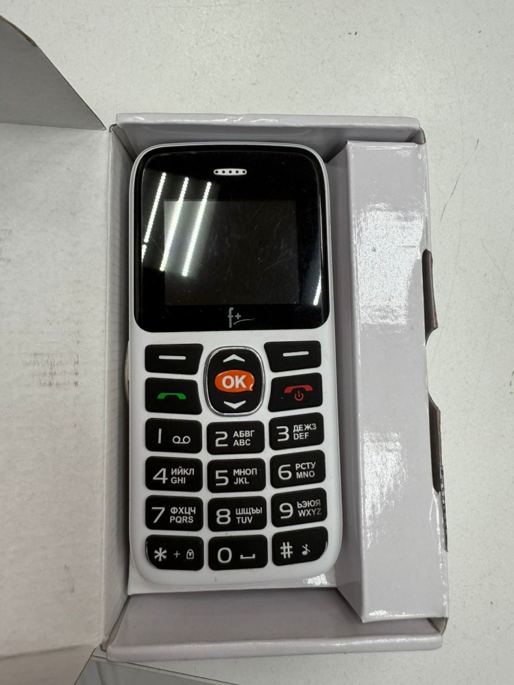 Мобильный телефон Fly EZZY 4