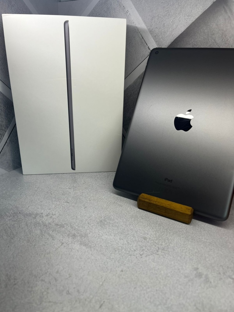 Планшет Apple iPad Air 9 поколения 2021