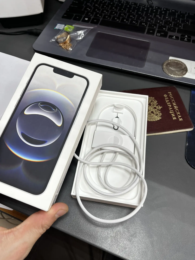 Смартфон iPhone 16e 128 100акб