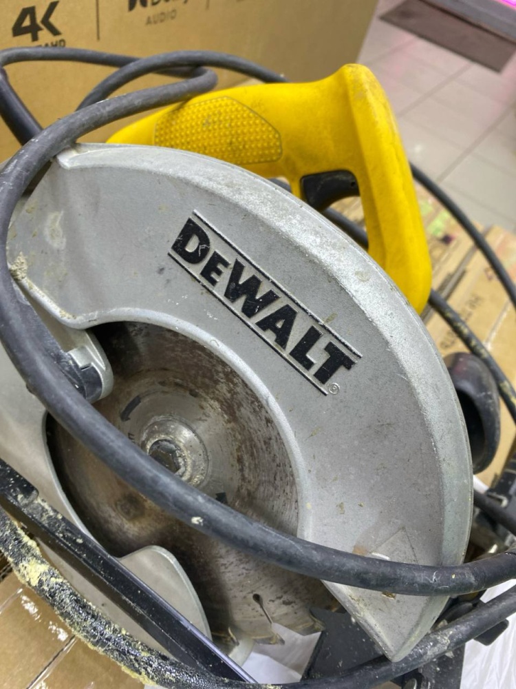 Циркулярная пила Dewalt