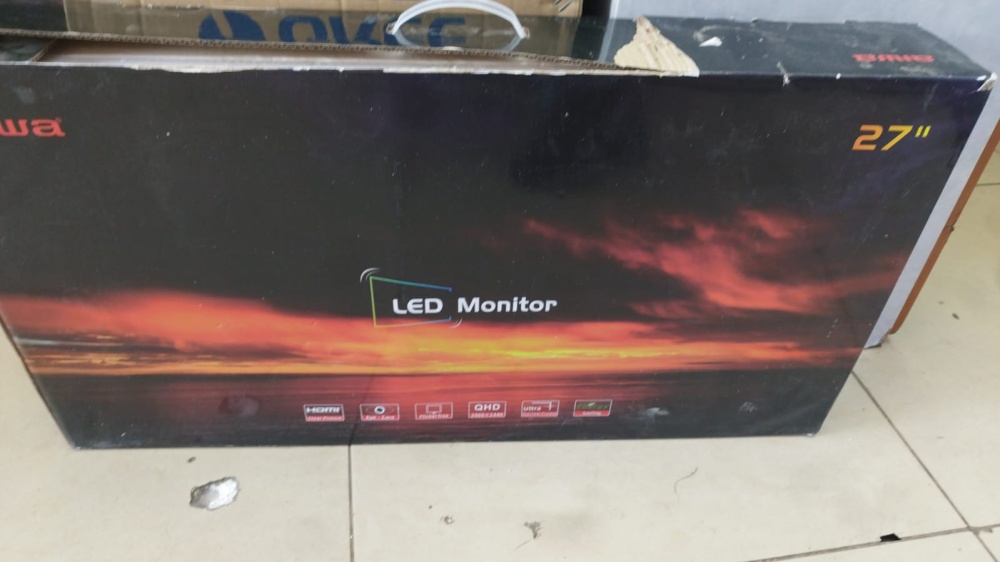 Монитор Aiwa 27"