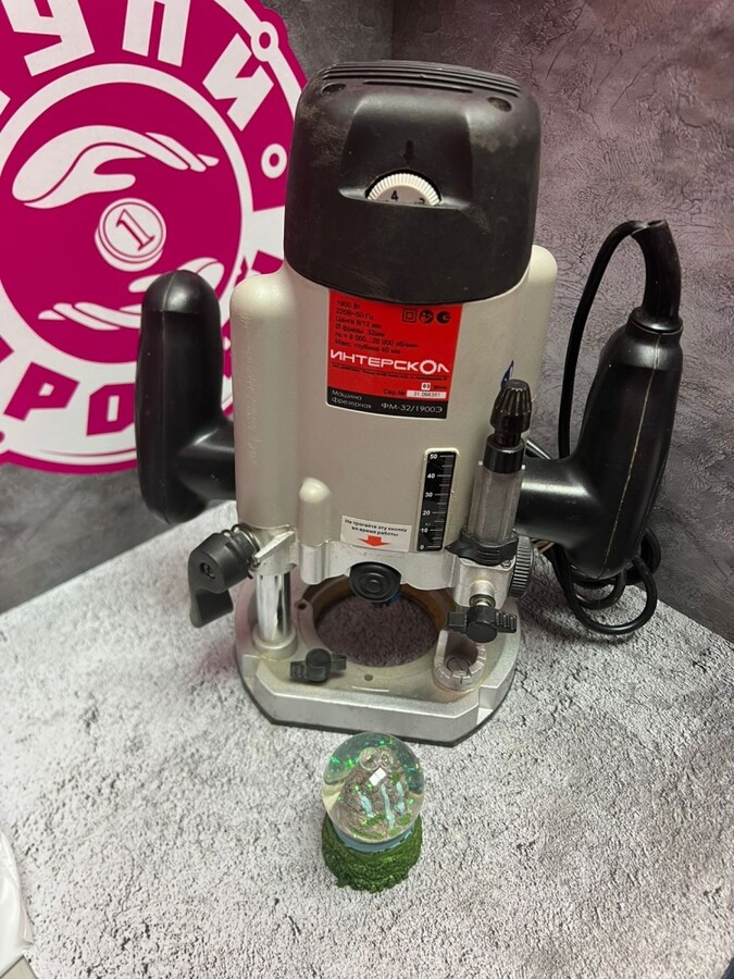 Фрезер Интерскол ФМ-32/1900Э