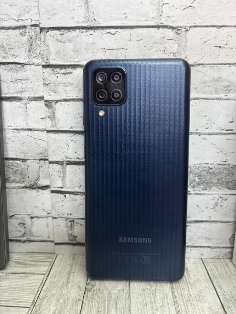 Смартфон Samsung  M12 3/32