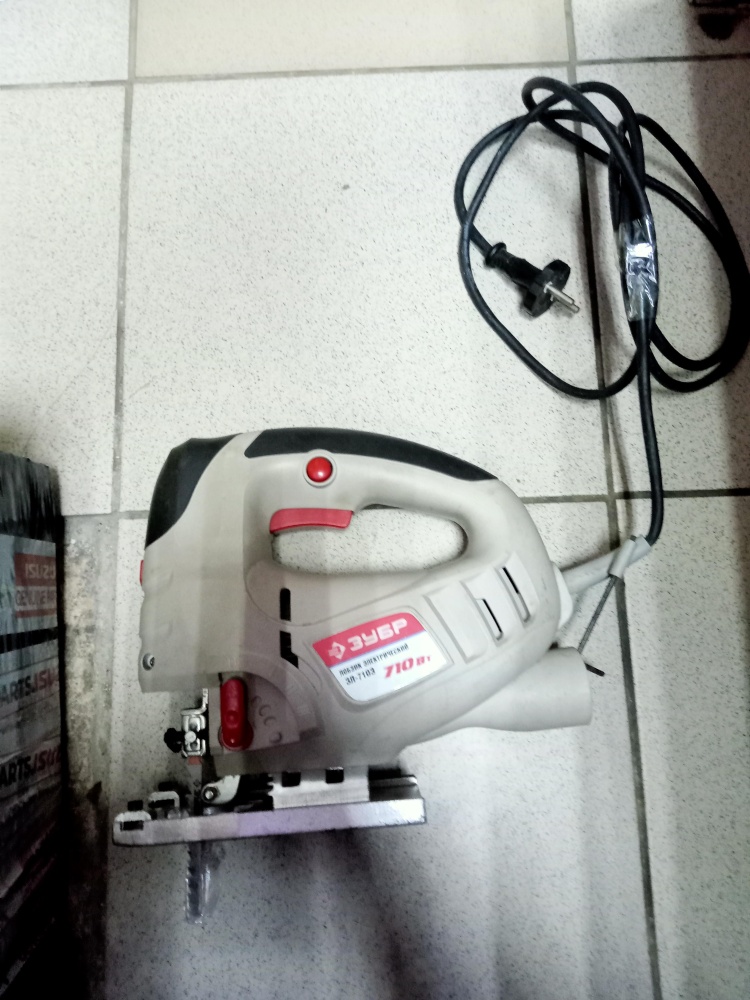 Лобзик ЗУБР ЗЛ-710Э