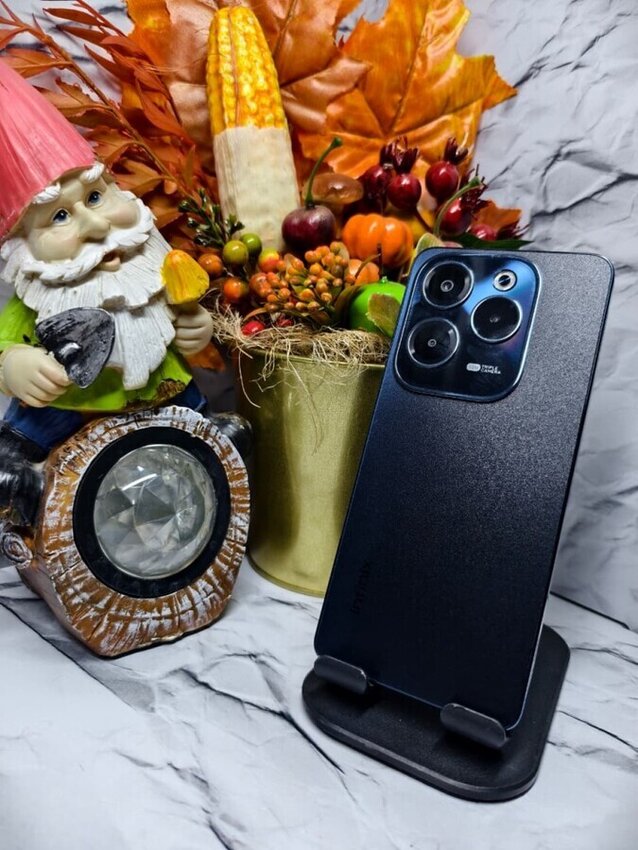 Мобильный телефон Infinix HOT 40 8-128