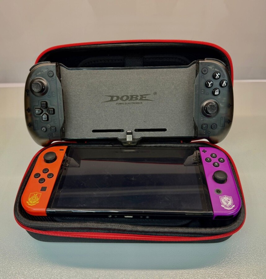 Nintendo Switch OLED 64GB