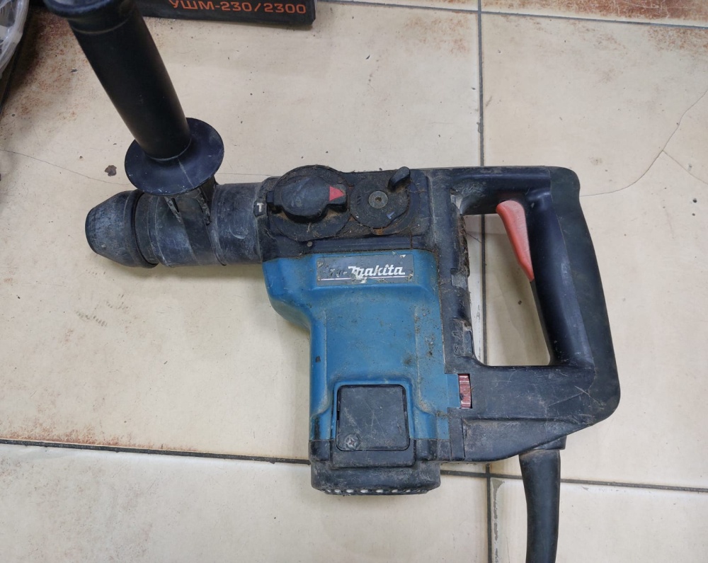 Перфоратор Makita  HR300c