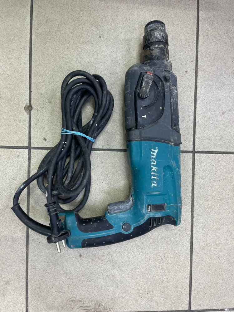 Перфоратор Makita HR2470