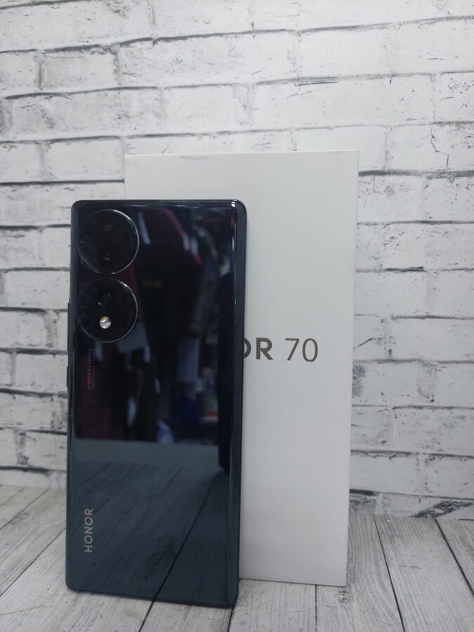 Смартфон Honor 70 8/256