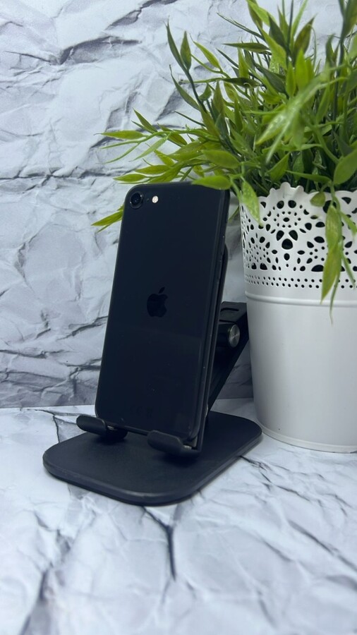 Смартфон iPhone SE 2020 128 Gb