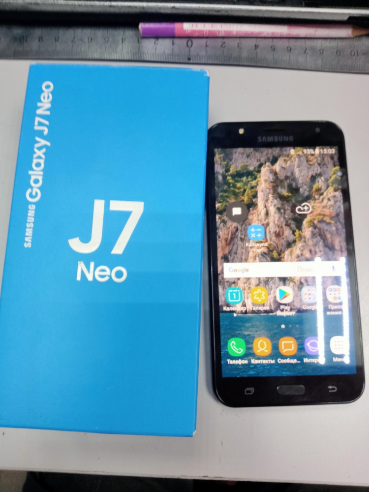 Смартфон Samsung J7 NEO