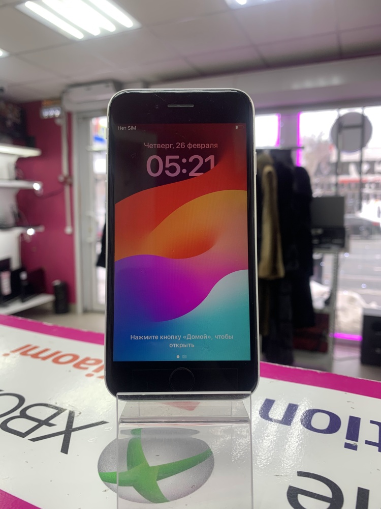Смартфон iPhone SE 2020 128 Gb