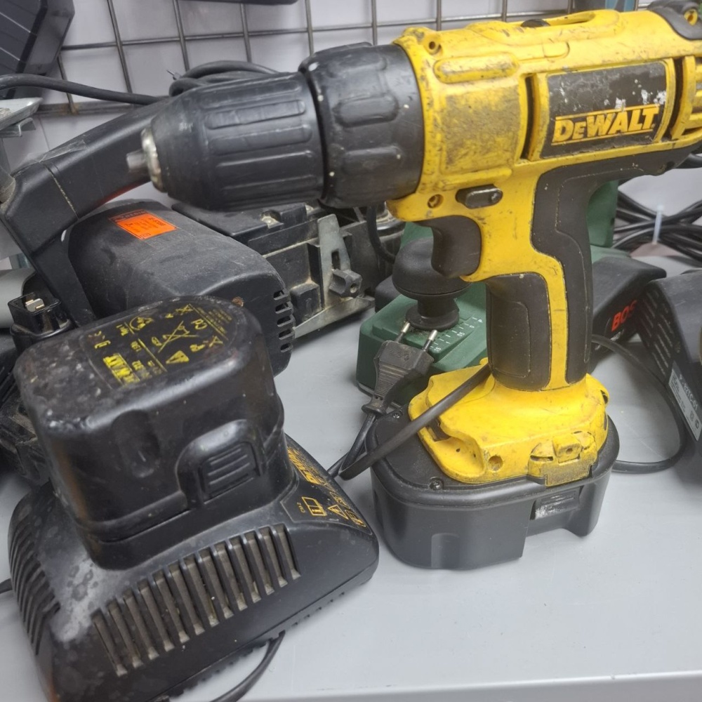 Шуруповерт DEWALT DC740