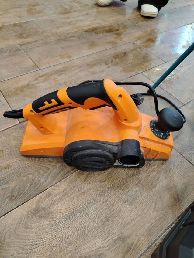 Рубанок Вихрь р-110\1300