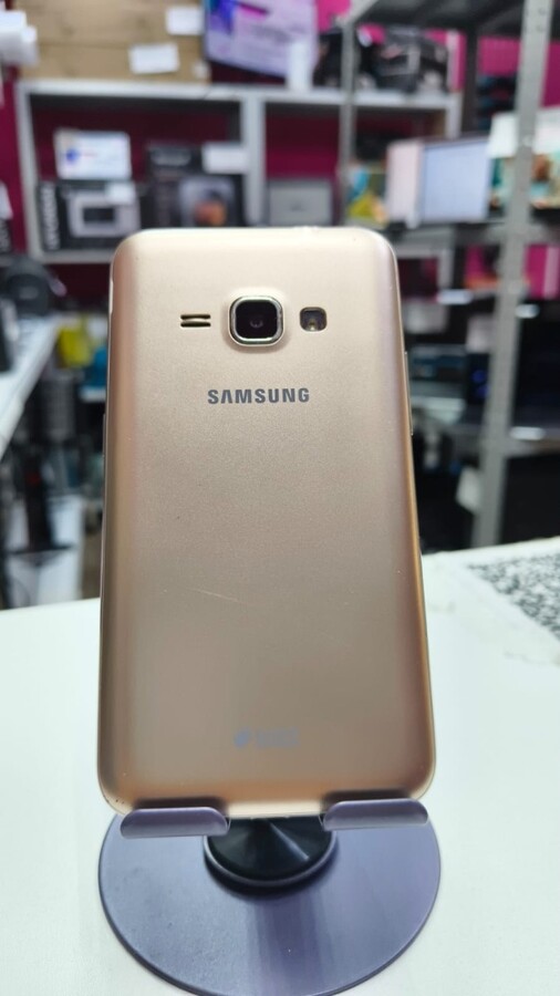 Сотовый телефон  Samsung J1 2016