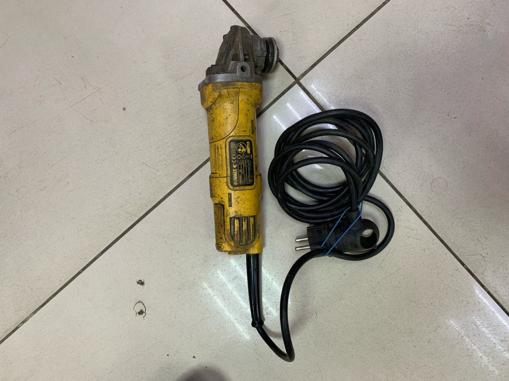 Болгарка Dewalt PWe 409