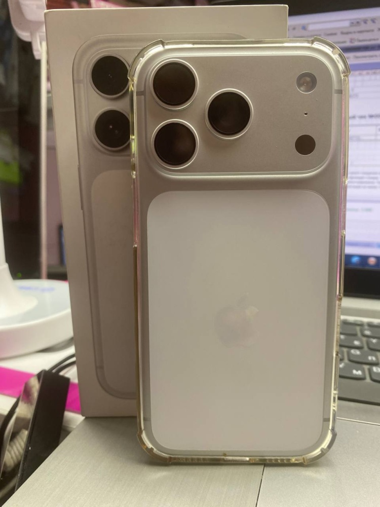 Смартфон iPhone 17 PRO 256 Гб