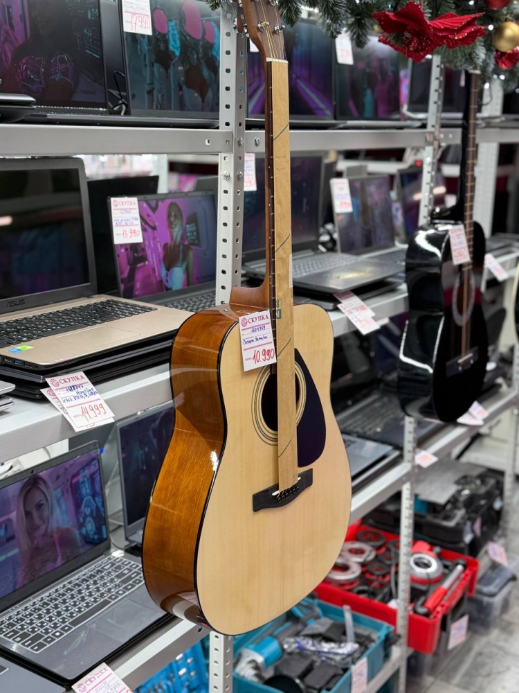 Гитара Yamaha