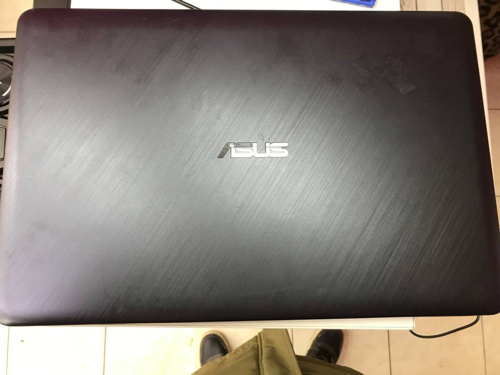 Ноутбук ASUS