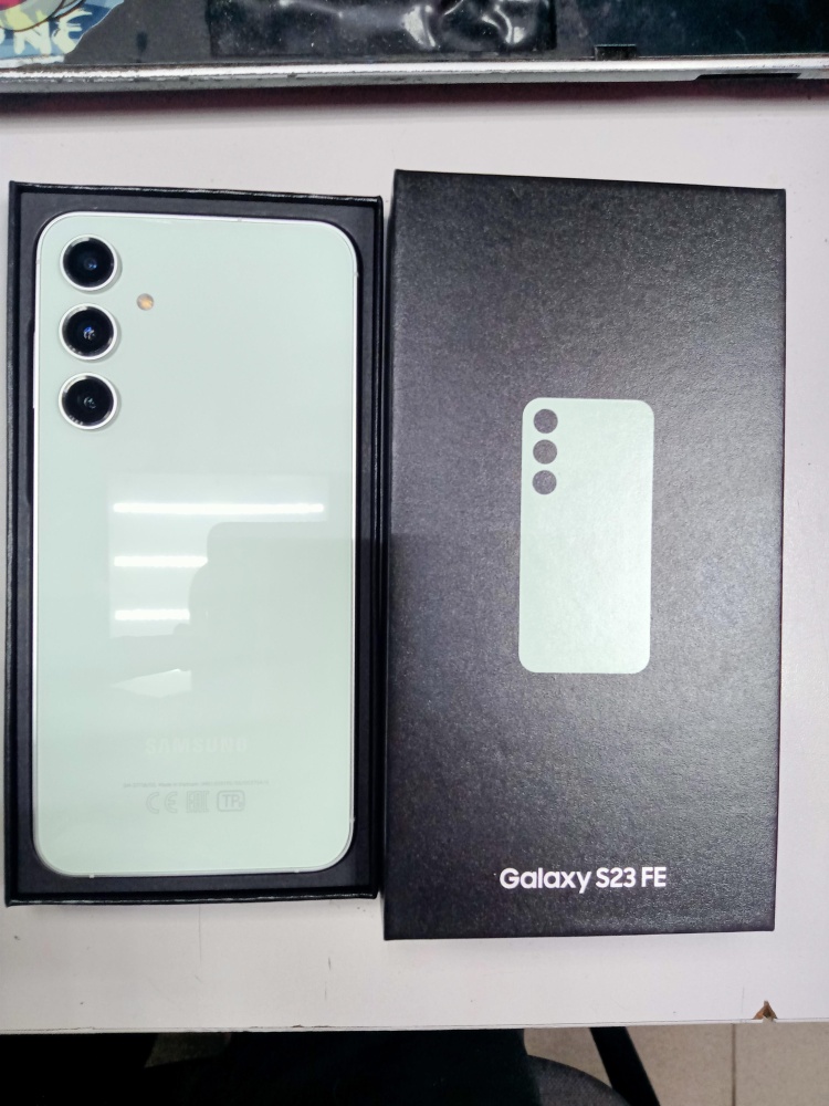 Смартфон Samsung S23 FE