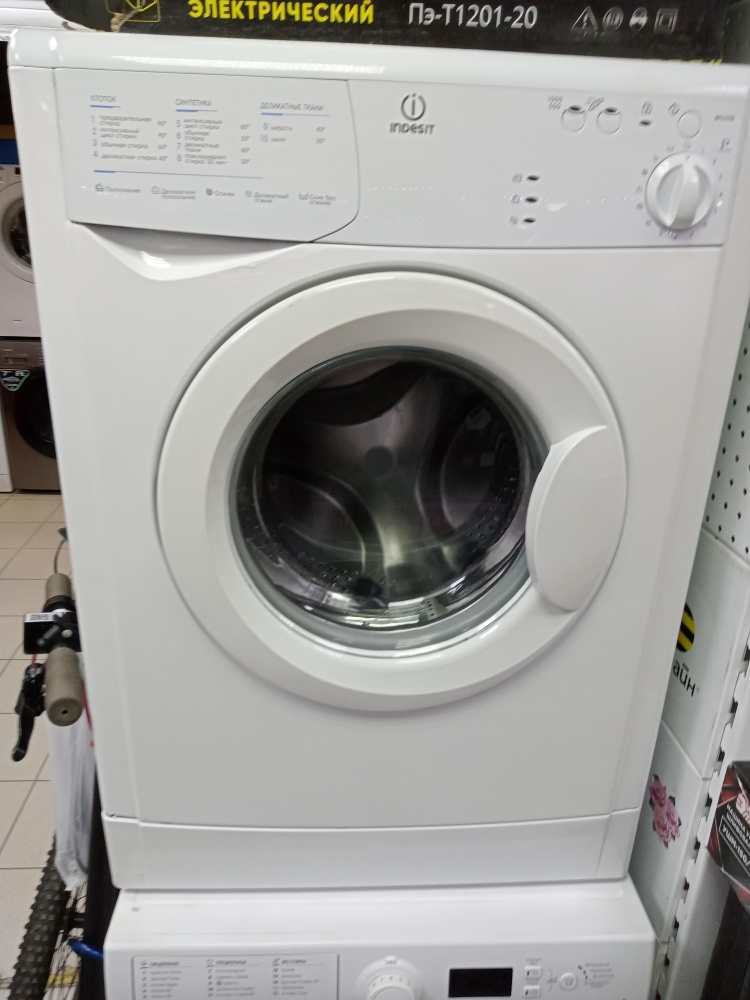 Стиральная машина INDESIT 4KG