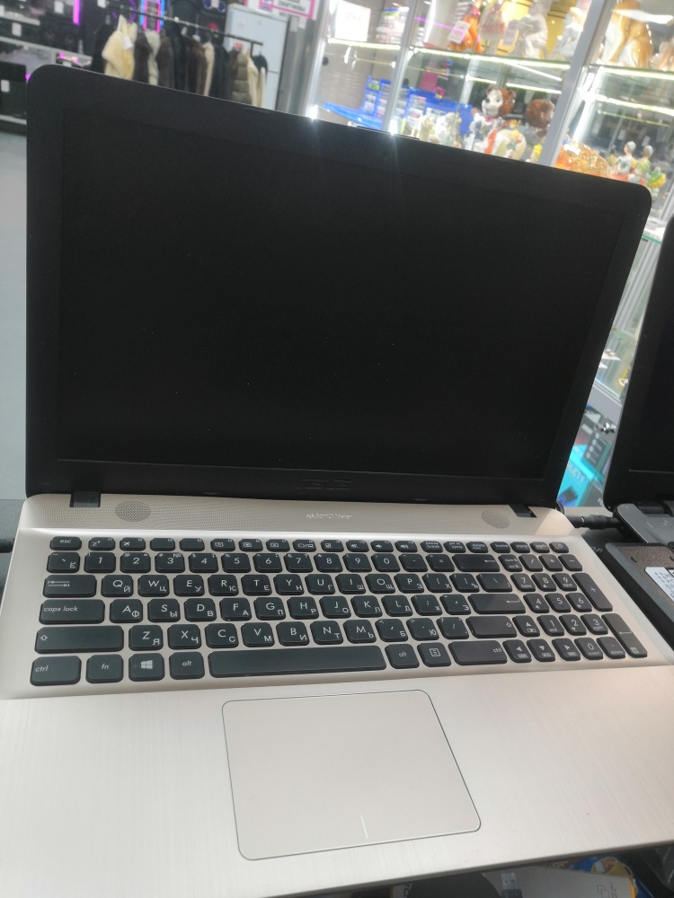 Ноутбук ASUS d541n