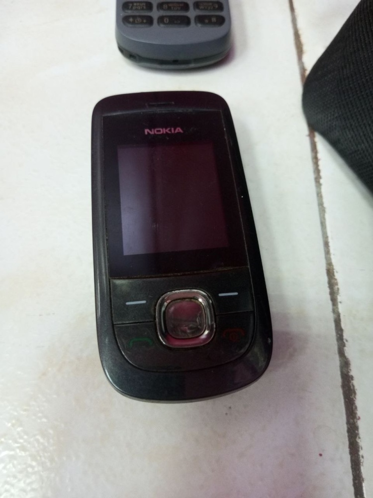 Мобильный телефон Nokia 2220s