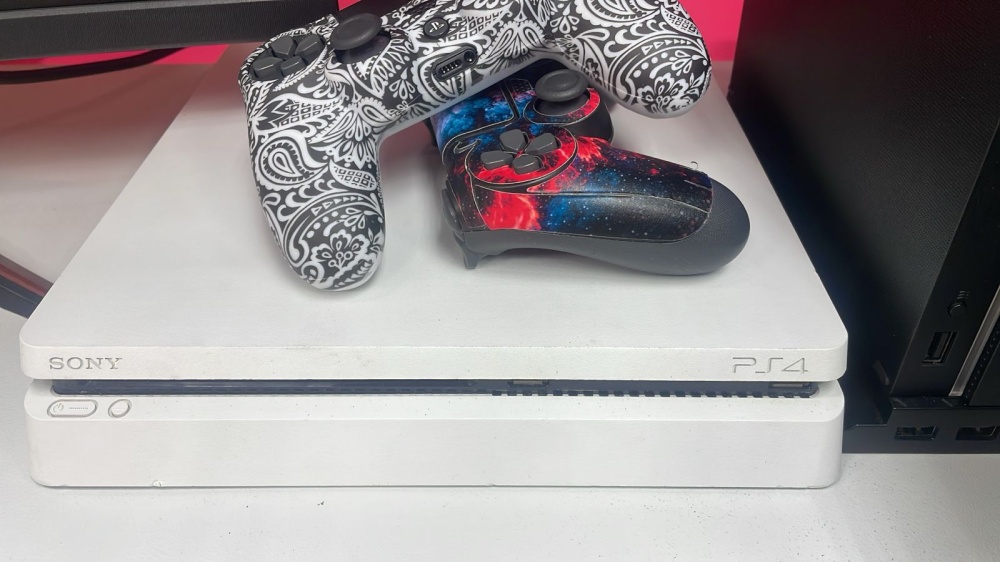 Игровая приставка Sony PlayStation 4 slim