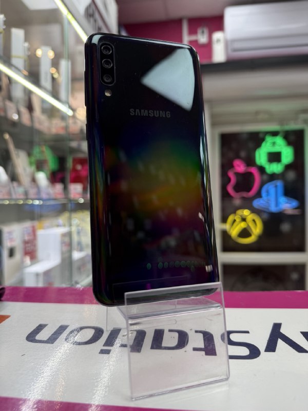 Смартфон Samsung A50 4/64gb